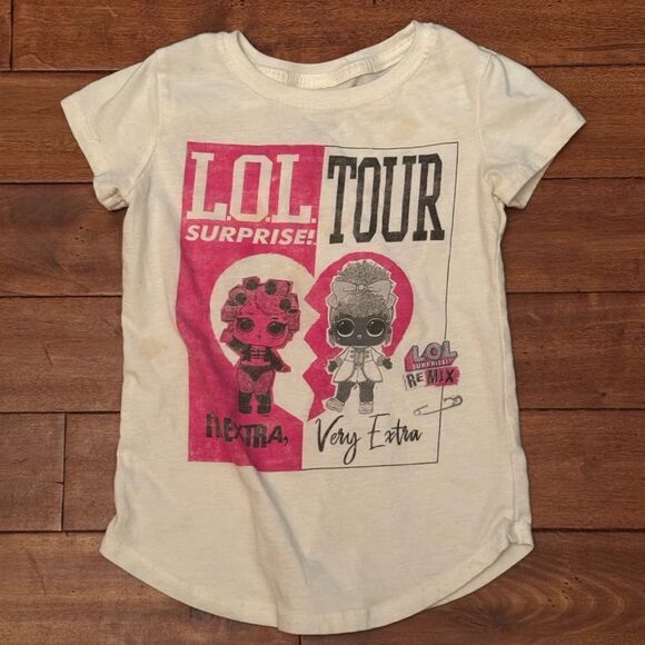LOL Surprise Tour T-shirt Size M Tee Lets Be Friends Very Extra - Picture 1 of 3